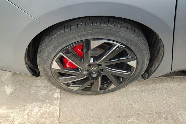 Used Dongfeng eπ eπ007 2024 Pure Electric 540 All-Wheel Drive Max Edition Right Rear Wheel Hub