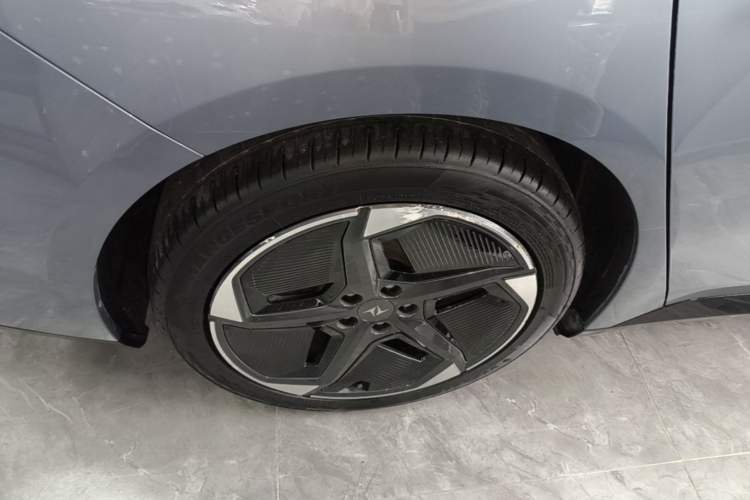 Used Dongfeng eπ eπ007 2024 530 Pro Version Right Rear Wheel Hub