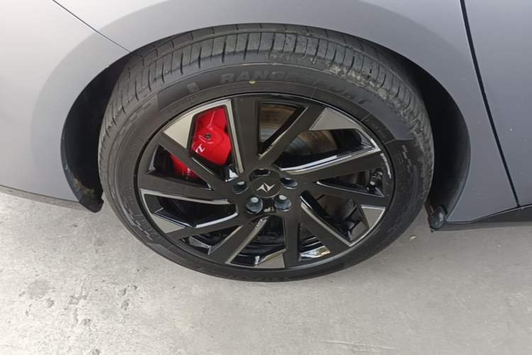 Used Dongfeng eπ eπ007 2024 Pure Electric 540 All-Wheel Drive Max Edition Right Rear Wheel Hub