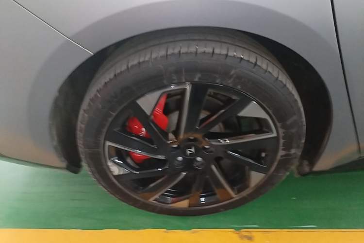 Used Dongfeng eπ eπ007 2024 Pure Electric 540 All-Wheel Drive Max Edition Right Rear Wheel Hub
