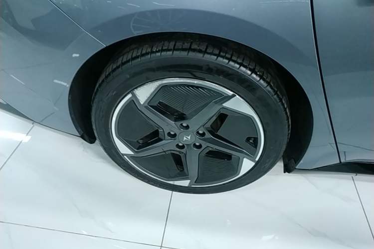 Used Dongfeng eπ eπ007 2024 620 Pro Version Right Rear Wheel Hub