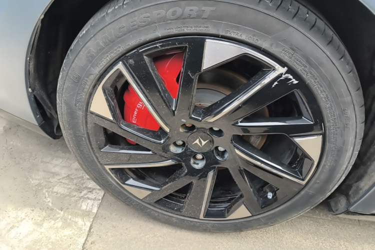 Used Dongfeng eπ eπ007 2024 Pure Electric 540 All-Wheel Drive Max Edition Right Rear Wheel Hub
