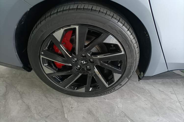 Used Dongfeng eπ eπ007 2024 Pure Electric 540 All-Wheel Drive Max Edition Right Rear Wheel Hub