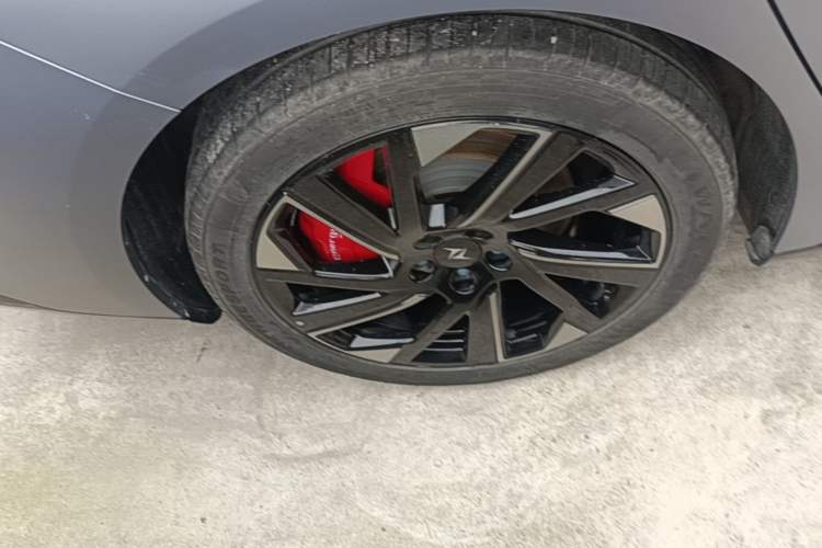 Used Dongfeng eπ eπ007 2024 Pure Electric 540 All-Wheel Drive Max Edition Right Rear Wheel Hub