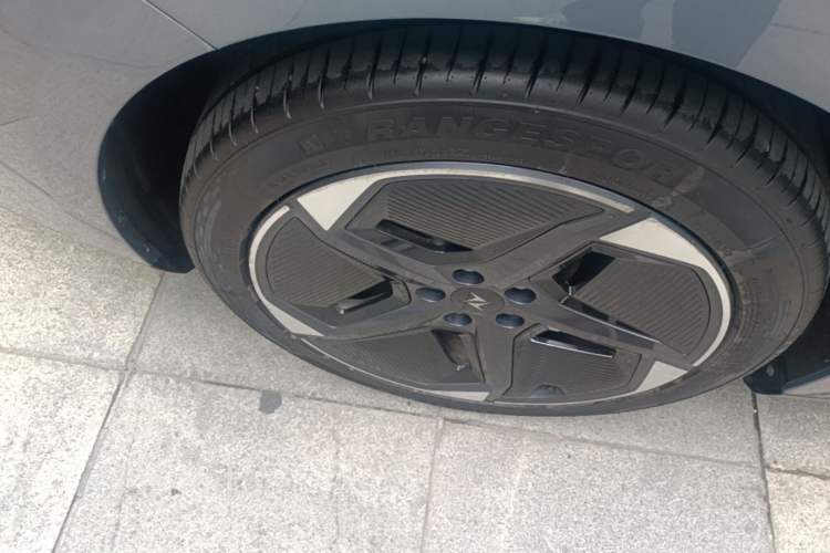 Used Dongfeng eπ eπ007 2024 530 Pro Version Right Rear Wheel Hub