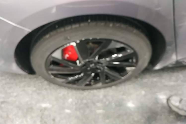 Used Dongfeng eπ eπ007 2024 620 Pro Version Right Rear Wheel Hub