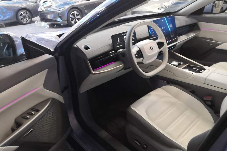 Used Dongfeng eπ eπ007 2024 530 Pro Version Driver Seat
