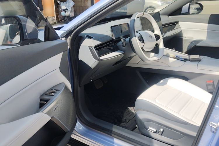 Used Dongfeng eπ eπ007 2024 530 Pro Version Driver Seat
