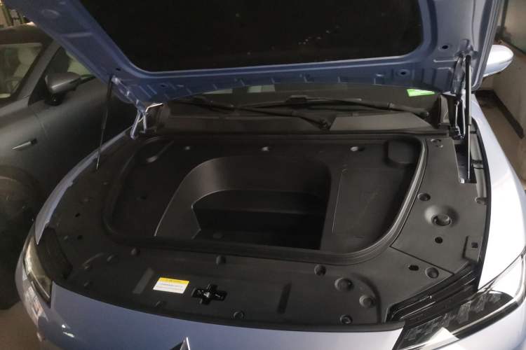 Used Dongfeng eπ eπ007 2024 530 Pro Version Engine Bay