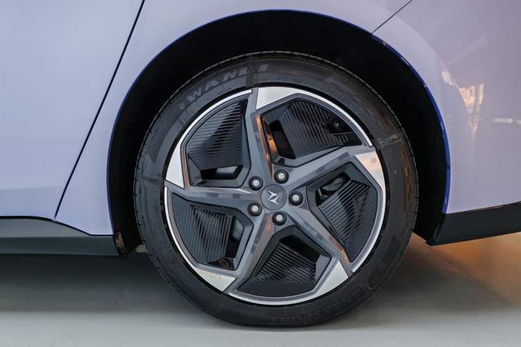 Used Dongfeng eπ eπ007 2024 Pure Electric 530 Air Edition Exterior 7