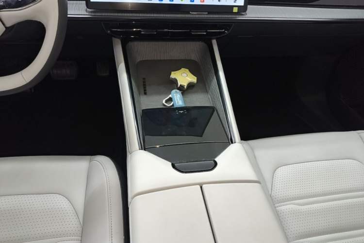 Used Dongfeng eπ eπ007 2024 620 Pro Version Gear Lever