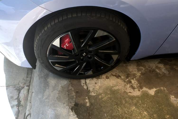 Used Dongfeng eπ eπ007 2024 620 Pro Version Left Front Wheel Hub