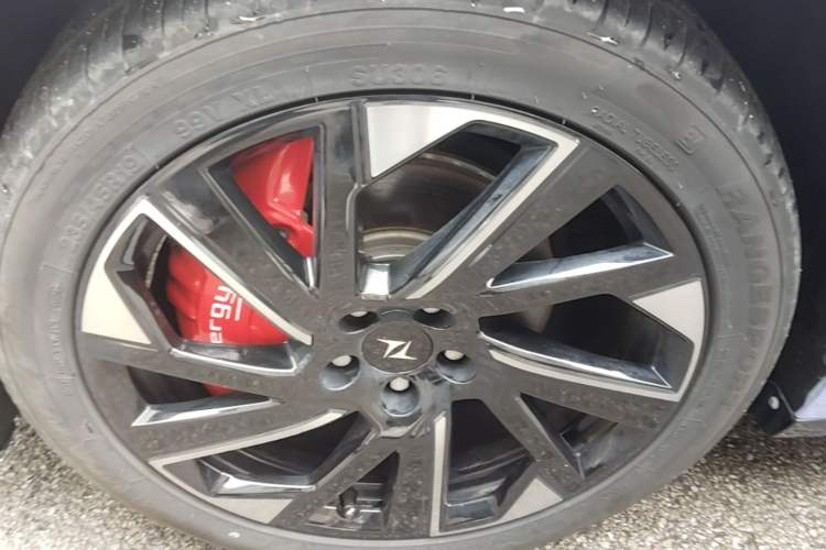 Used Dongfeng eπ eπ007 2024 530 Pro Version Left Front Wheel Hub