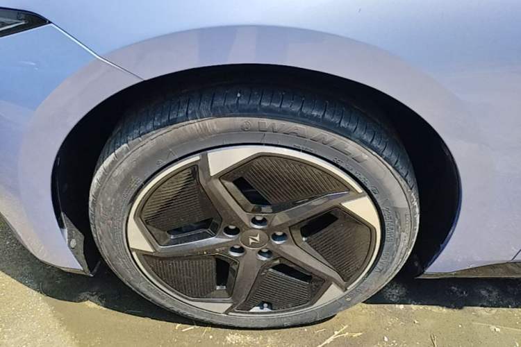 Used Dongfeng eπ eπ007 2024 530 Pro Version Left Front Wheel Hub