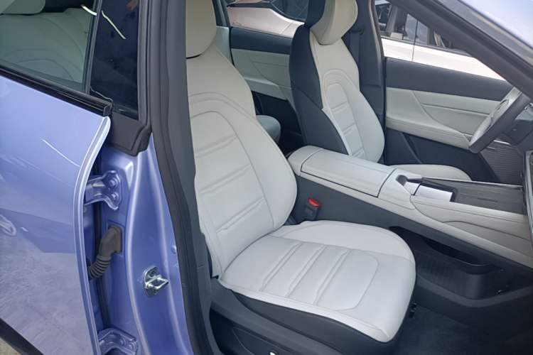 Used Dongfeng eπ eπ007 2024 530 Pro Version Right Front Seat