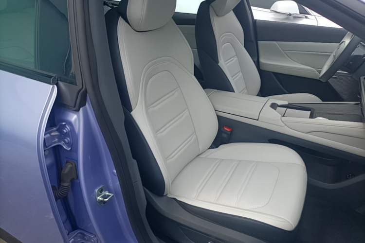 Used Dongfeng eπ eπ007 2024 530 Pro Version Right Front Seat