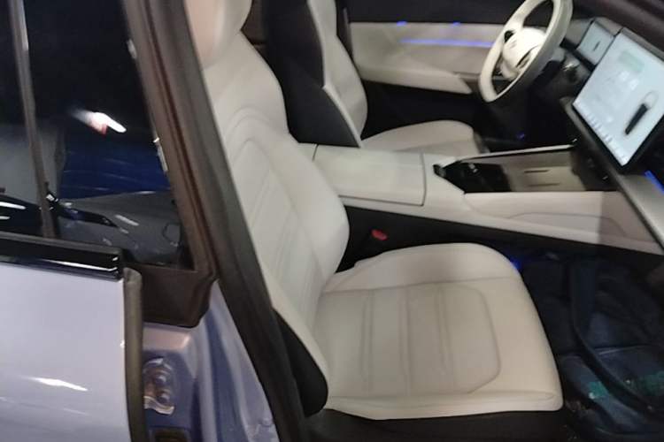 Used Dongfeng eπ eπ007 2024 530 Pro Version Right Front Seat