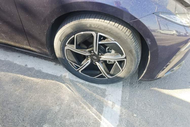 Used Dongfeng eπ eπ007 2024 200Pro Range-Extended Version Right Front Wheel Hub