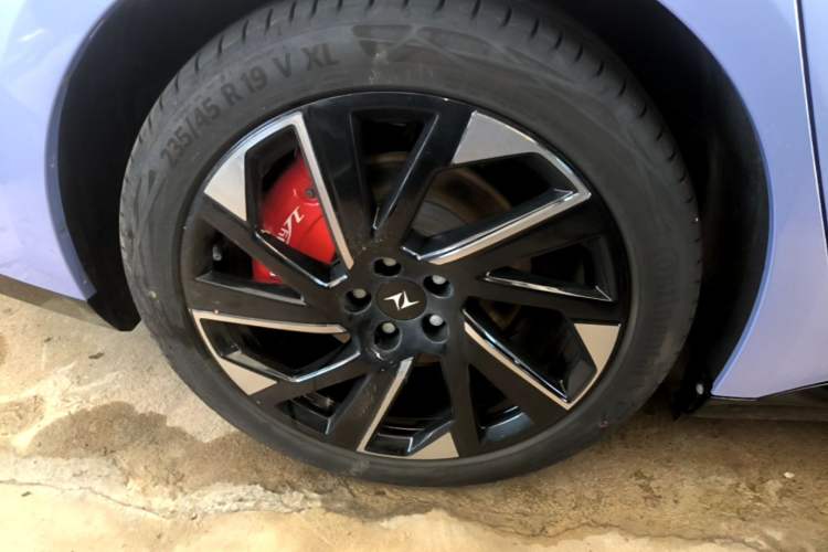 Used Dongfeng eπ eπ007 2024 620 Pro Version Right Rear Wheel Hub