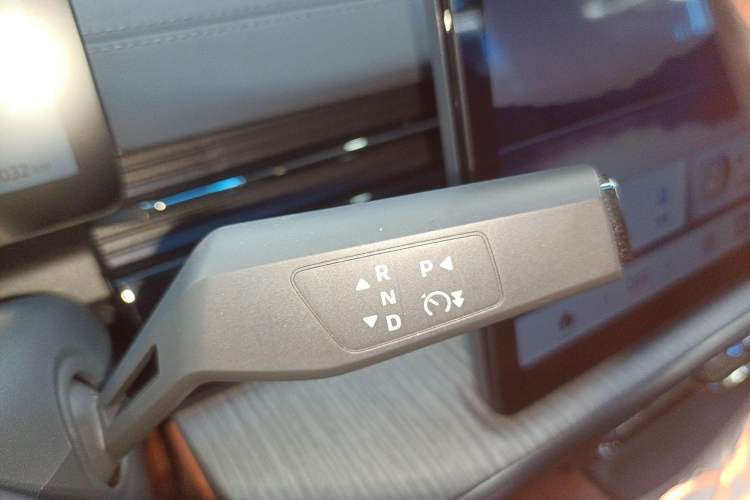 Used Dongfeng eπ eπ007 2024 200Pro Range-Extended Version Gear Lever