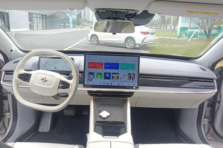Used Dongfeng eπ eπ007 2024 Pure Electric 540 All-Wheel Drive Max Edition Center Console