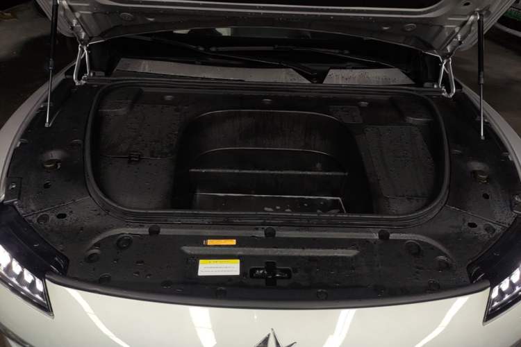 Used Dongfeng eπ eπ007 2024 530 Pro Version Engine Bay