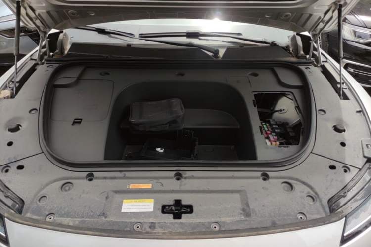 Used Dongfeng eπ eπ007 2024 530 Pro Version Engine Bay
