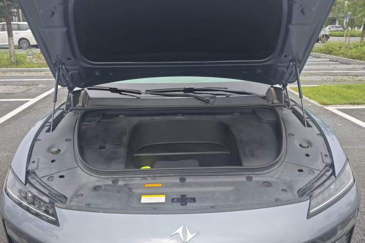 Used Dongfeng eπ eπ007 2024 620 Pro Version Engine Bay