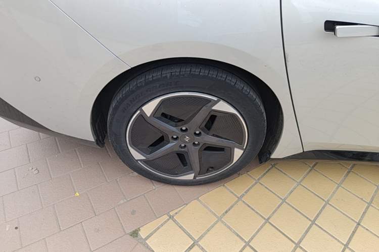 Used Dongfeng eπ eπ007 2024 530 Pro Version Exterior 5