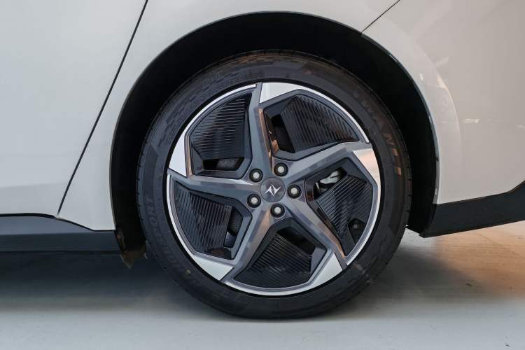 Used Dongfeng eπ eπ007 2024 530 Pro Version Exterior 6