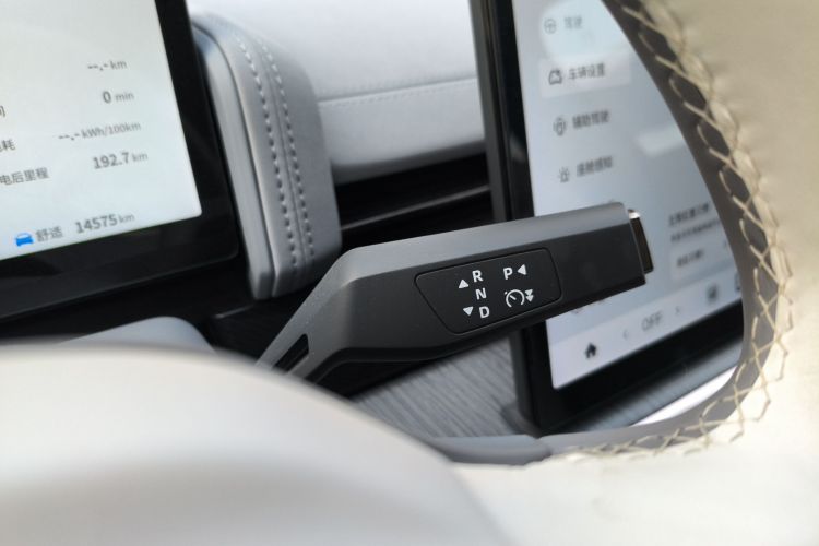 Used Dongfeng eπ eπ007 2024 Pure Electric 540 All-Wheel Drive Max Edition Gear Lever