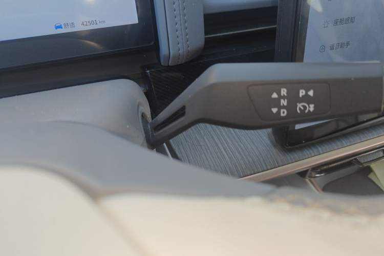 Used Dongfeng eπ eπ007 2024 Pure Electric 540 All-Wheel Drive Max Edition Gear Lever