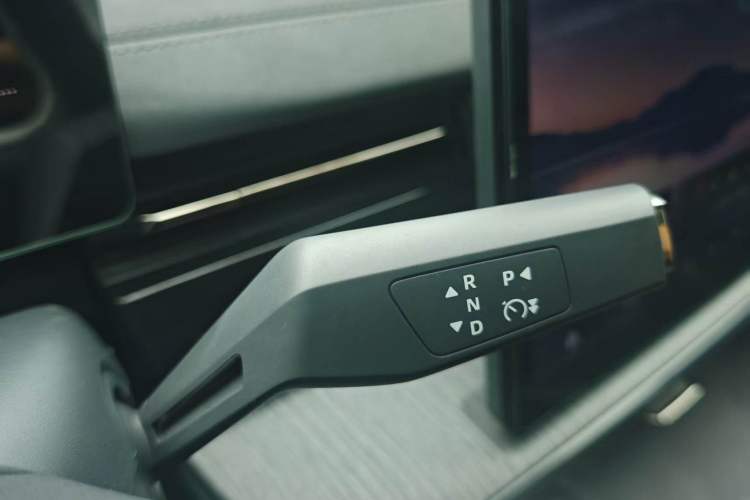 Used Dongfeng eπ eπ007 2024 620 Pro Version Gear Lever