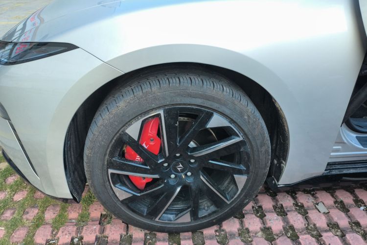 Used Dongfeng eπ eπ007 2024 Pure Electric 540 All-Wheel Drive Max Edition Left Front Wheel Hub