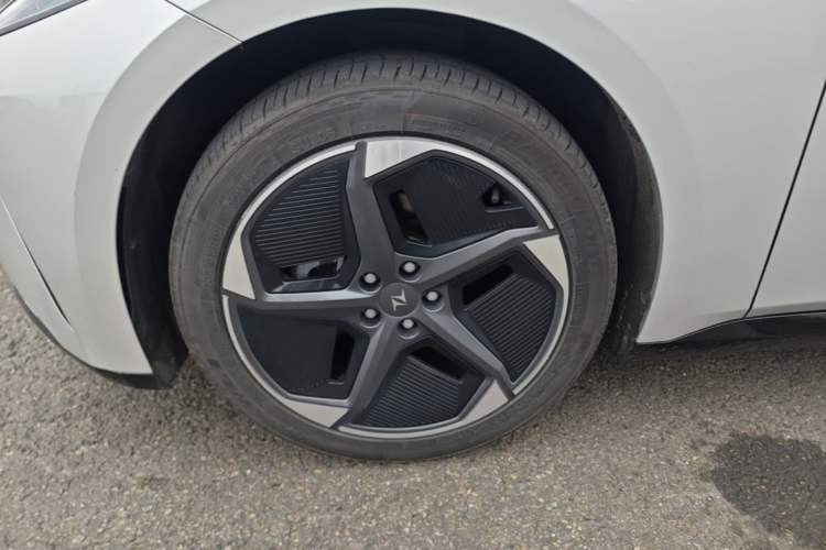 Used Dongfeng eπ eπ007 2024 530 Pro Version Left Front Wheel Hub