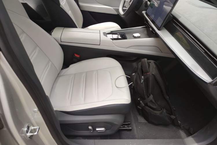Used Dongfeng eπ eπ007 2024 530 Pro Version Right Front Seat