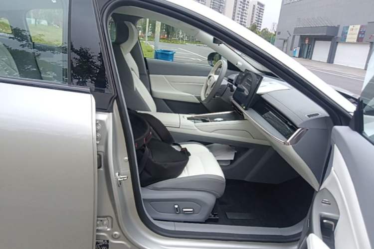 Used Dongfeng eπ eπ007 2024 Pure Electric 540 All-Wheel Drive Max Edition Right Front Seat
