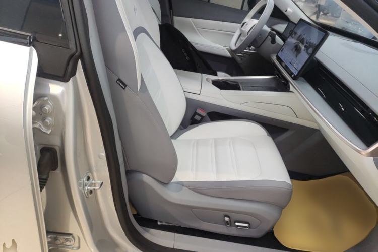 Used Dongfeng eπ eπ007 2024 620 Pro Version Right Front Seat