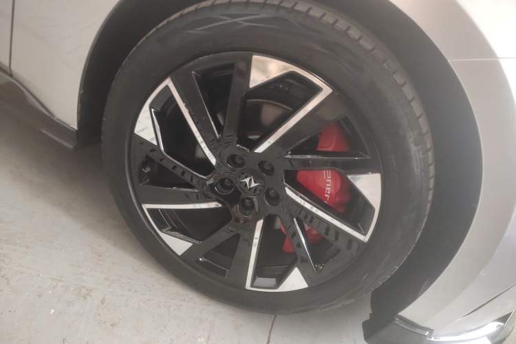 Used Dongfeng eπ eπ007 2024 620 Pro Version Right Front Wheel Hub