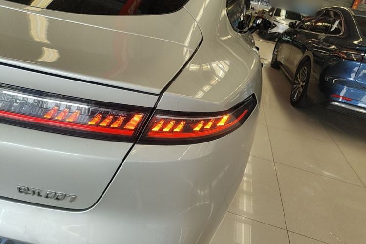 Used Dongfeng eπ eπ007 2024 200Pro Range-Extended Version Right Rear Taillight