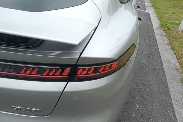 Used Dongfeng eπ eπ007 2024 Pure Electric 540 All-Wheel Drive Max Edition Right Rear Taillight