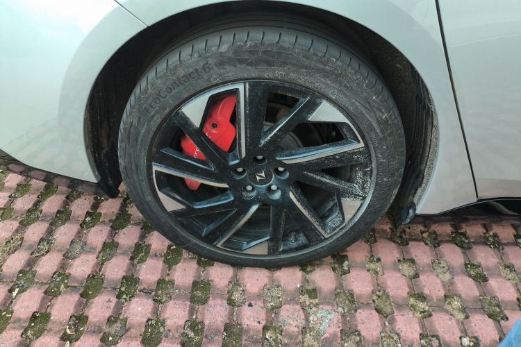 Used Dongfeng eπ eπ007 2024 Pure Electric 540 All-Wheel Drive Max Edition Right Rear Wheel Hub