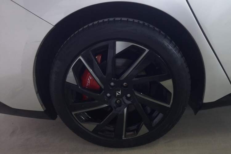 Used Dongfeng eπ eπ007 2024 Pure Electric 530 Air Edition Right Rear Wheel Hub