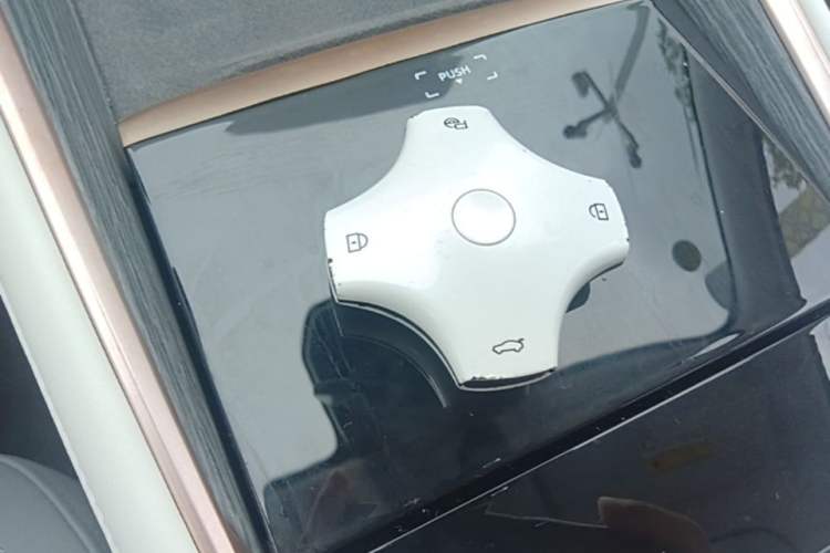 Used Dongfeng eπ eπ007 2024 Pure Electric 540 All-Wheel Drive Max Edition Vehicle Key