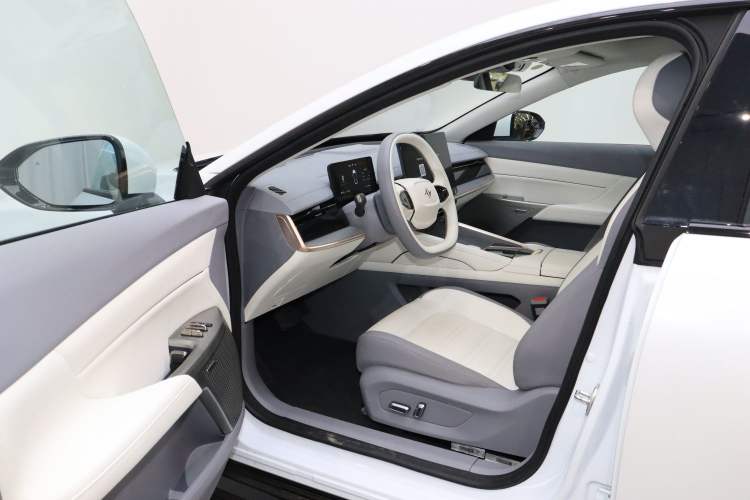 Used Dongfeng eπ eπ007 2024 620 Pro Version Left Front Seat
