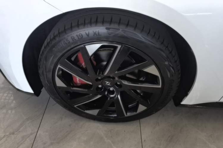 Used Dongfeng eπ eπ007 2024 Range-Extended 200 RuYi Edition Left Front Wheel Hub