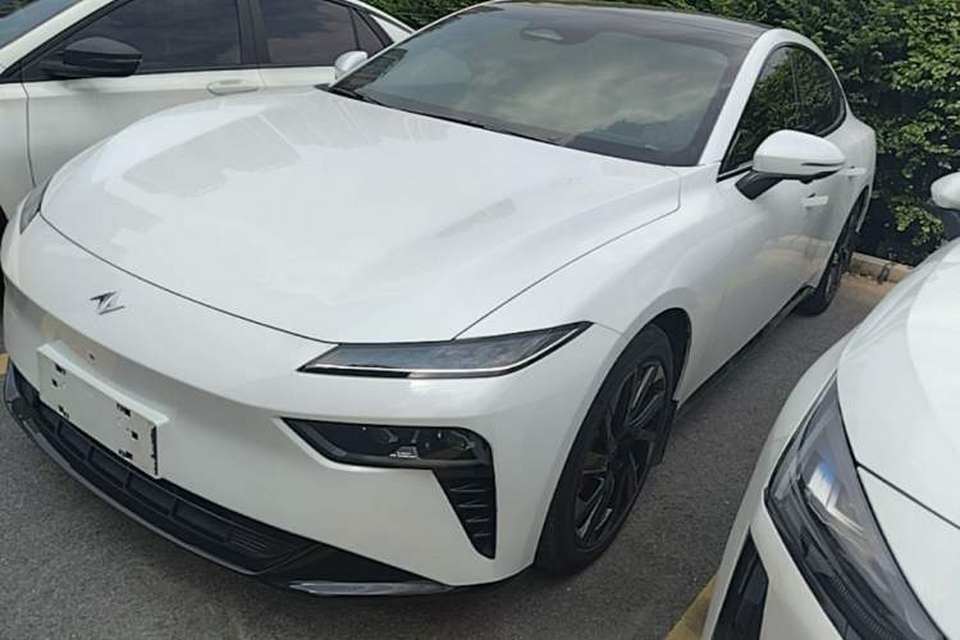 Dongfeng eπ eπ007 2024