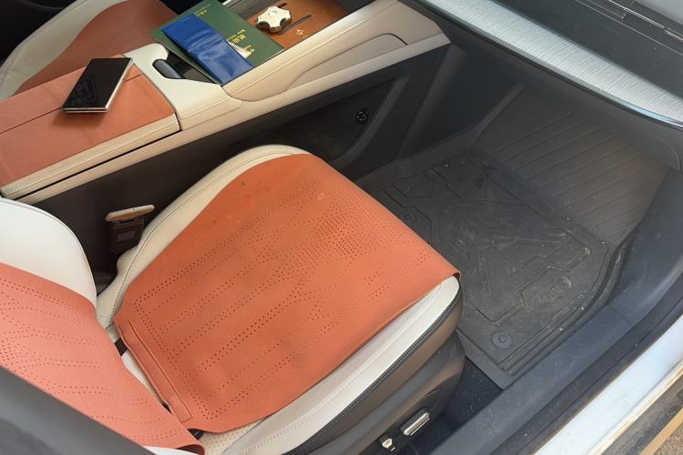 Used Dongfeng eπ eπ007 2024 620 Pro Version Right Front Seat