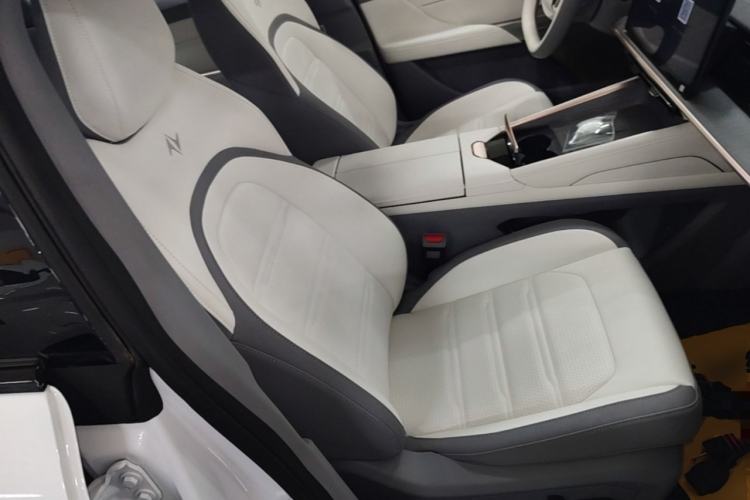 Used Dongfeng eπ eπ007 2024 620 Pro Version Right Front Seat