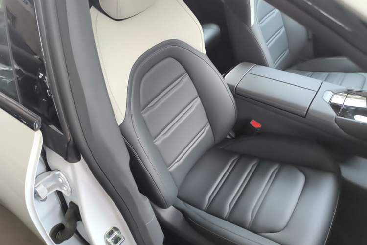 Used Dongfeng eπ eπ007 2024 Pure Electric 530 Air Edition Right Front Seat